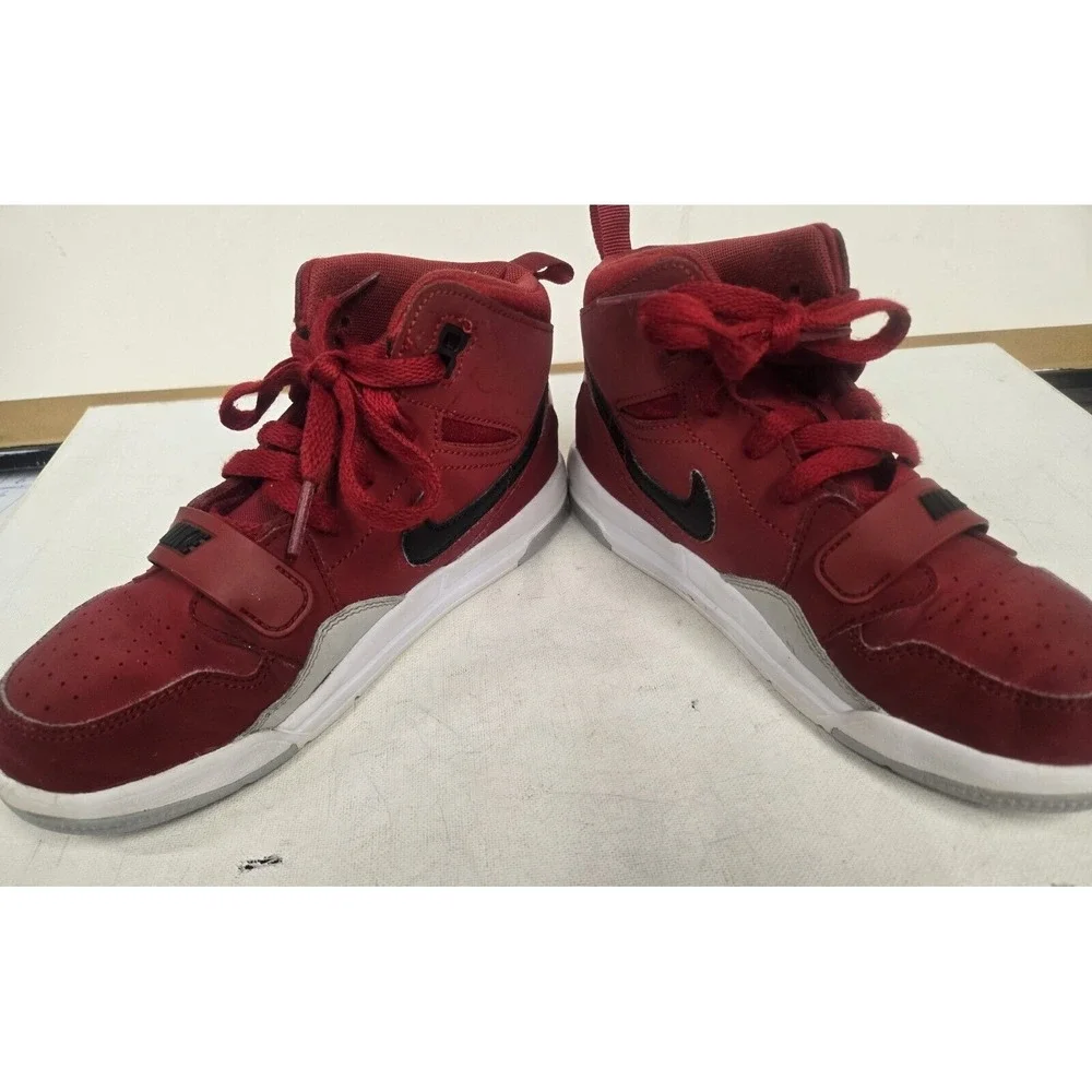 Air Jordan Legacy 312 (GS) Size 2y Child AT4047-601 Varsity Red/Black Boys Nike